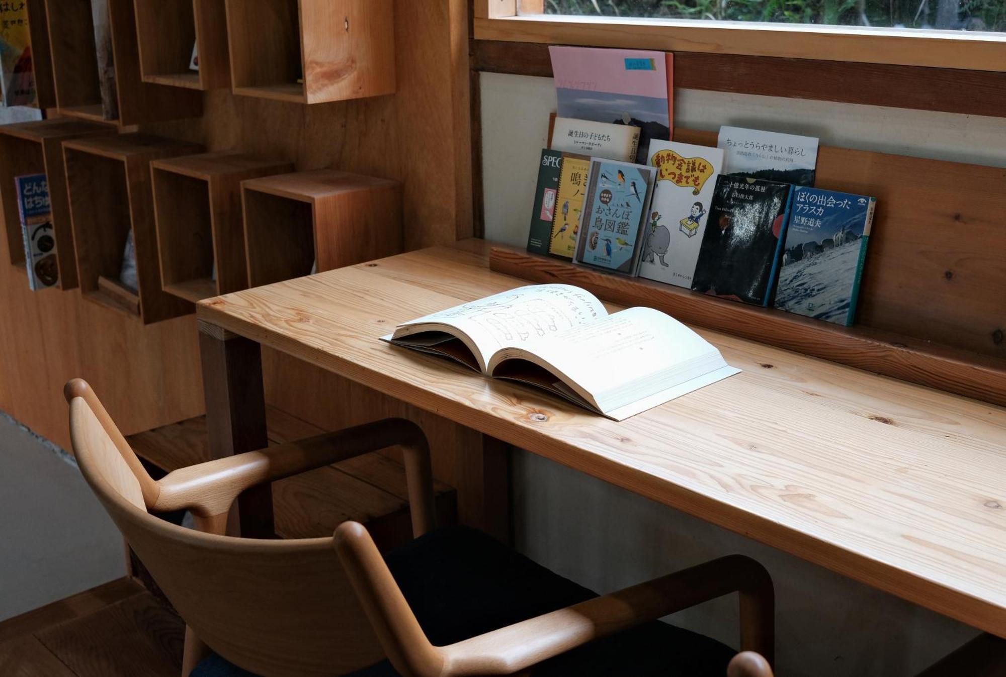 猫と図書館のある宿 草地家 Kusachike Minamiawaji المظهر الخارجي الصورة